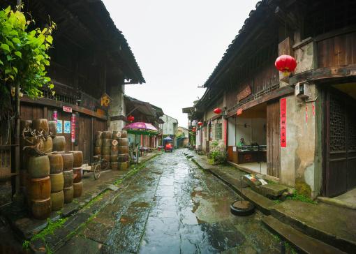 喜欢一个女人我们也发信息感觉她不怎么喜欢我两年过后我们都没有联系过现在我失业想她我要发信息给她吗?-有问必答平台,为您解疑答惑